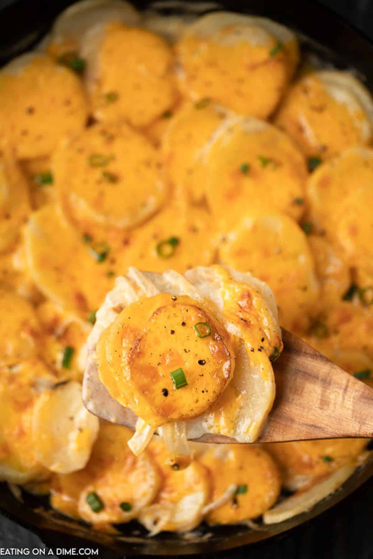 Overview of Easy Scalloped Potatoes in a Skillet