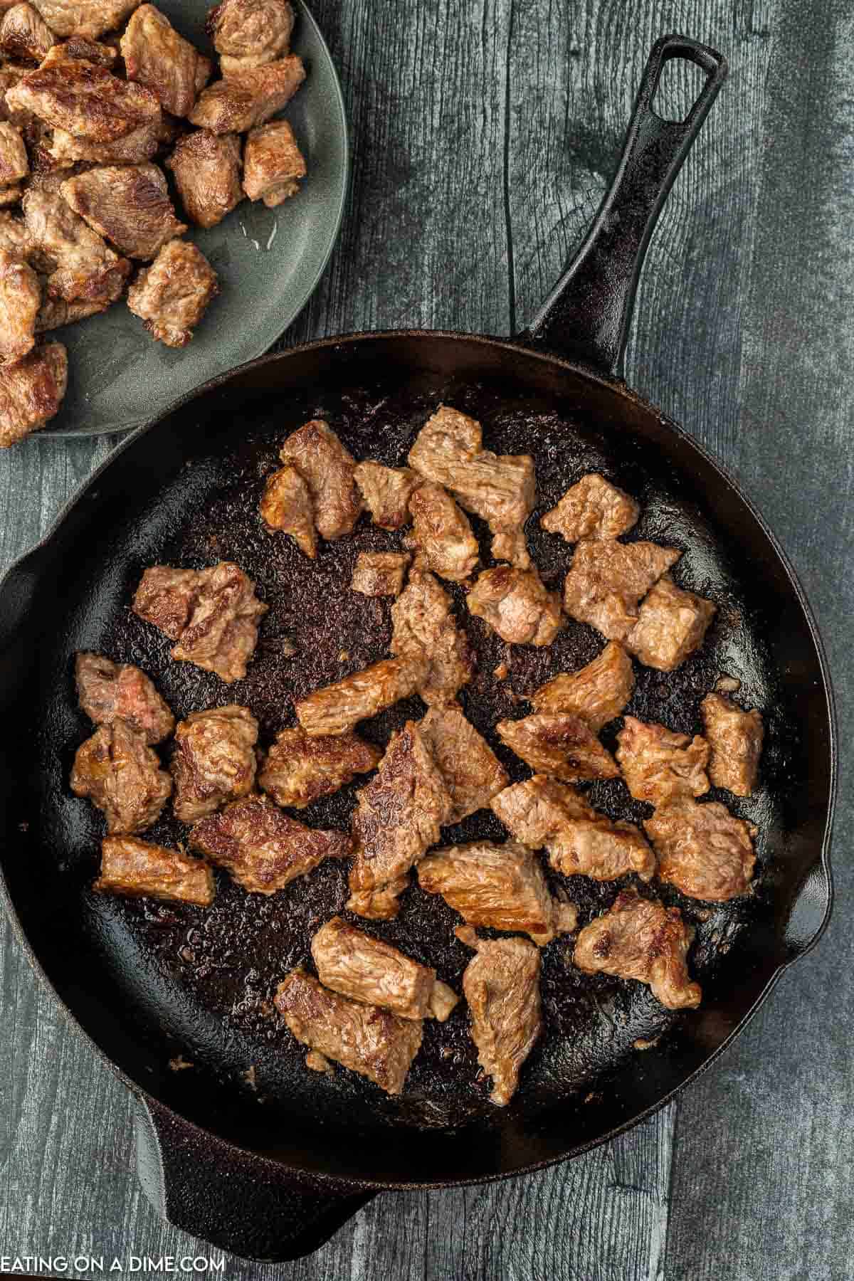 Cooking beef in a cast iron skillet