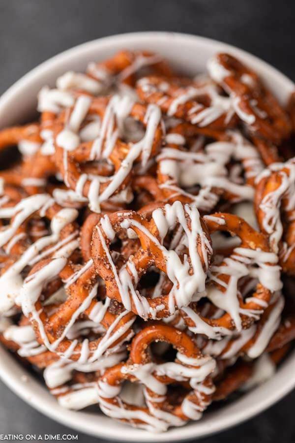 cinnamon sugar pretzels in bowl