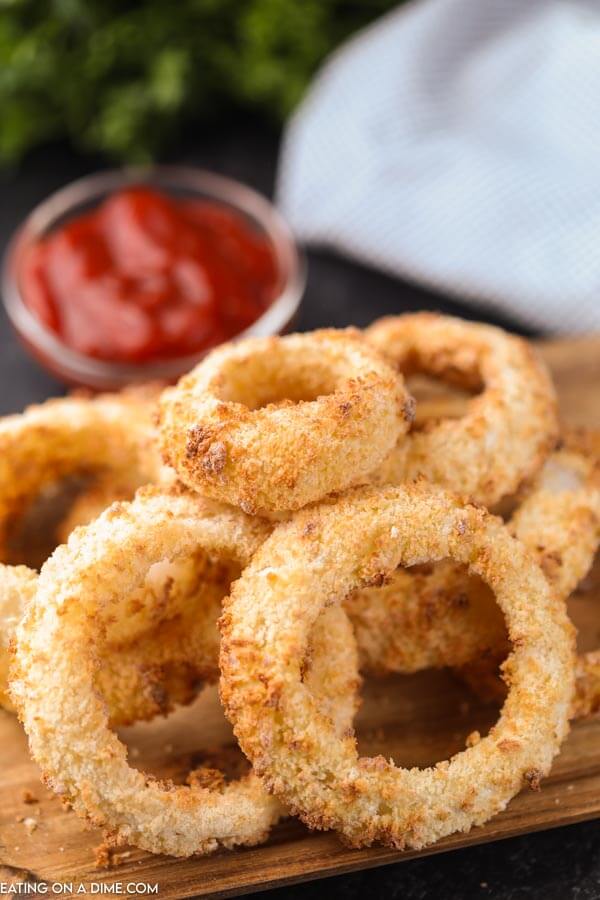 onion rings with ketchup for dipping