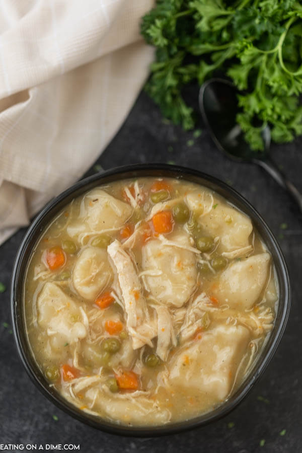 bowl of crockpot chicken and dumplings