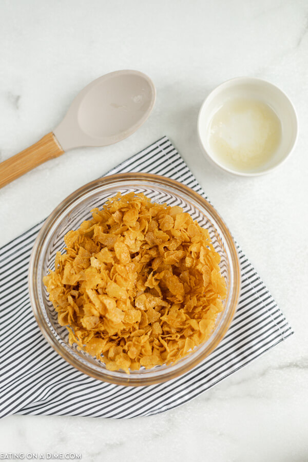 Close up image of bowl of corn flakes on a table. 