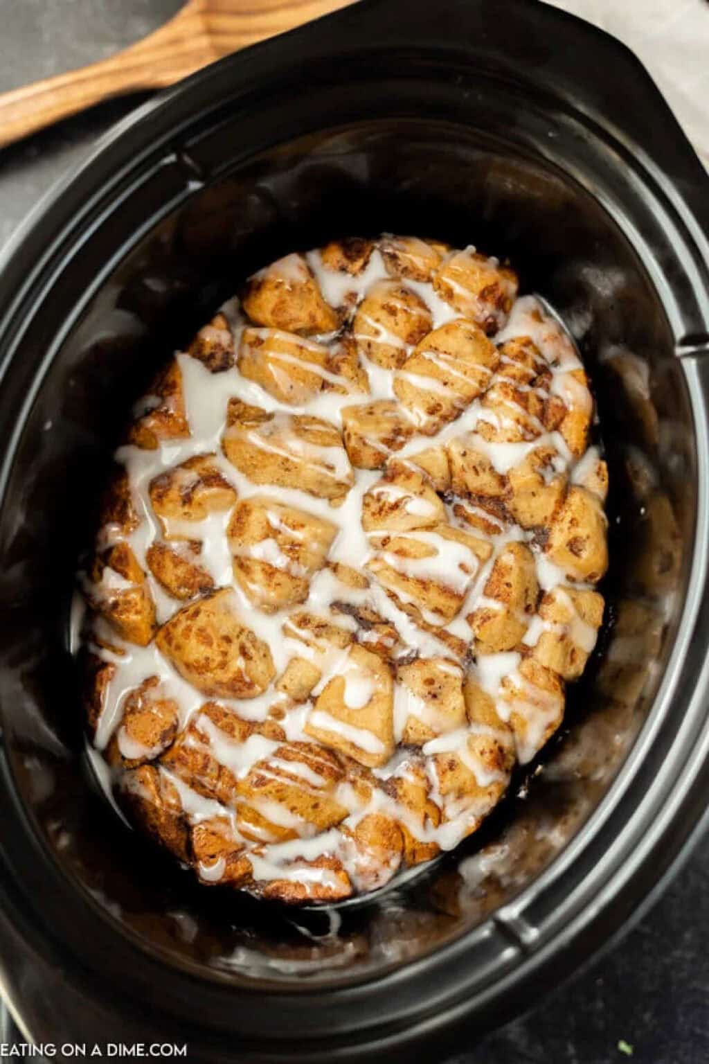 Crock Pot Cinnamon Roll Casserole (VIDEO) - Crock Pot Breakfast