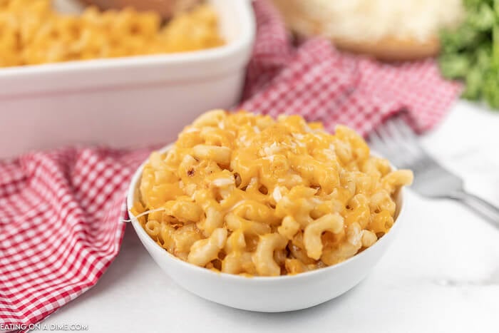 Close up image of a bowl of mac and cheese. 