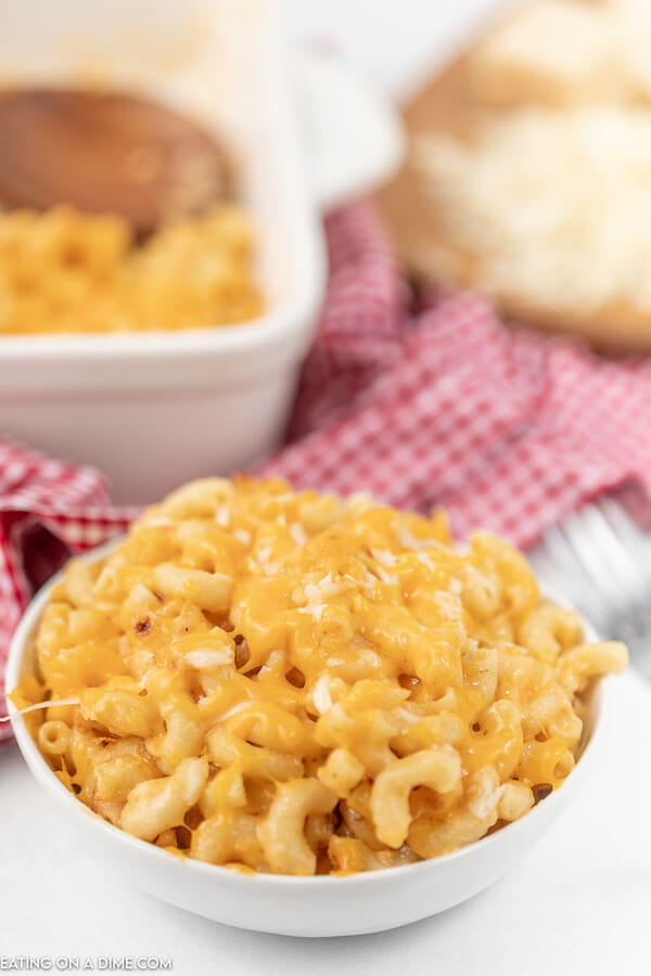 Close up image of a bowl of mac and cheese. 