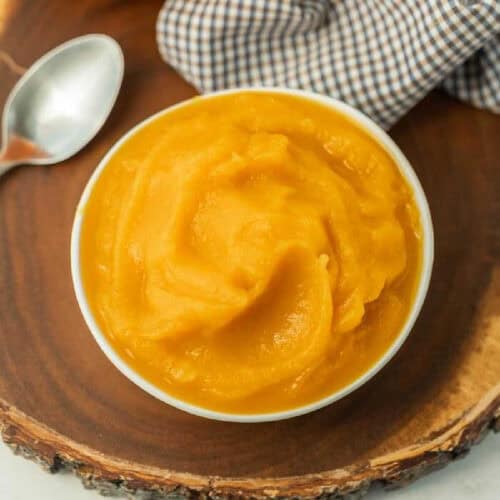 Pumpkin puree in a bowl.