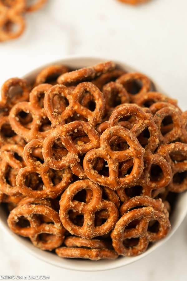 A Large bowl full of garlic ranch pretzels 