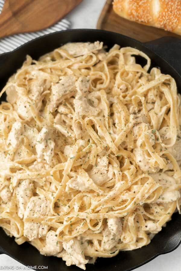 Close up image skillet chicken alfredo