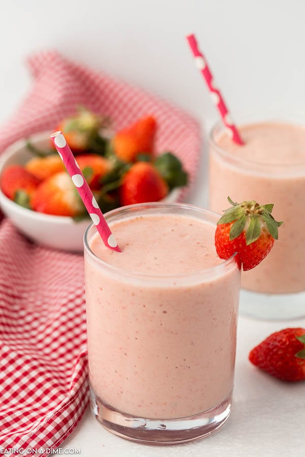 Close up image of two glasses of angel food smoothie