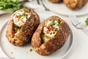 How to Bake a Potato -Easy Baked potato recipe & Baked potato toppings