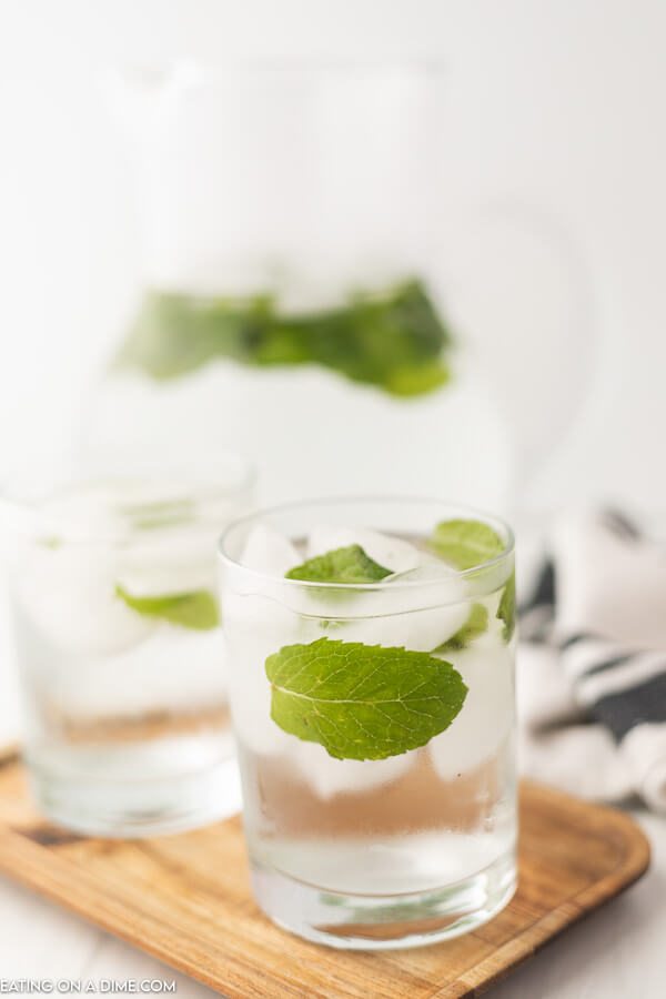 mint water in glasses. 