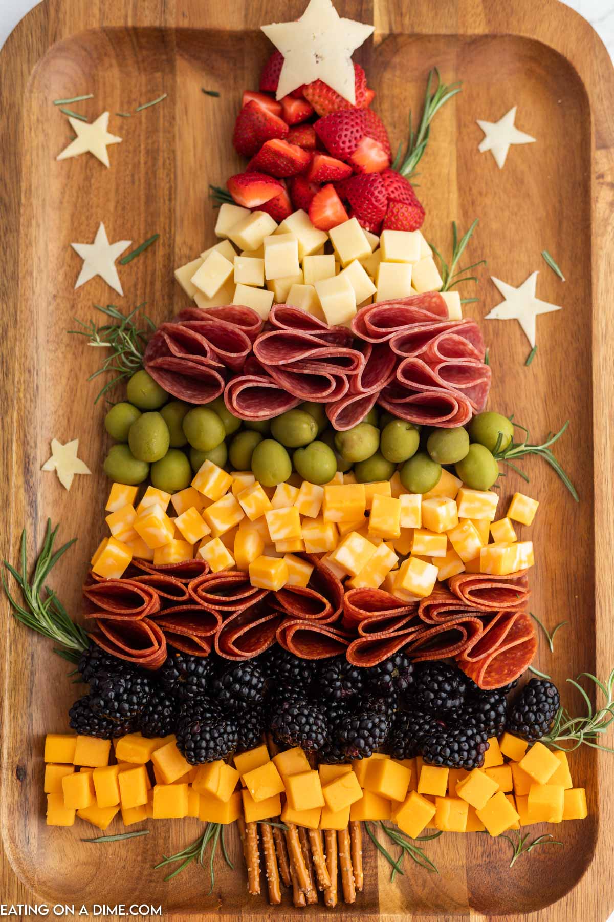 Christmas tree charcuterie board ready to enjoy. 