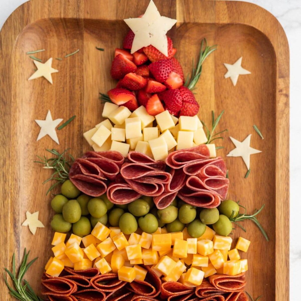 Christmas tree charcuterie board ready to enjoy. 