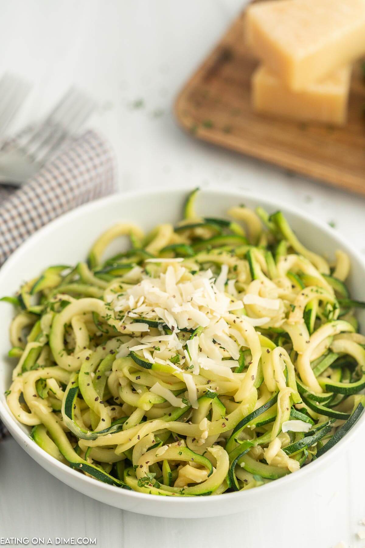 How To Make Zucchini Noodles (4 Easy Ways)