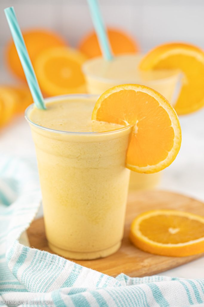 Orange Julius Drink with slice oranges 