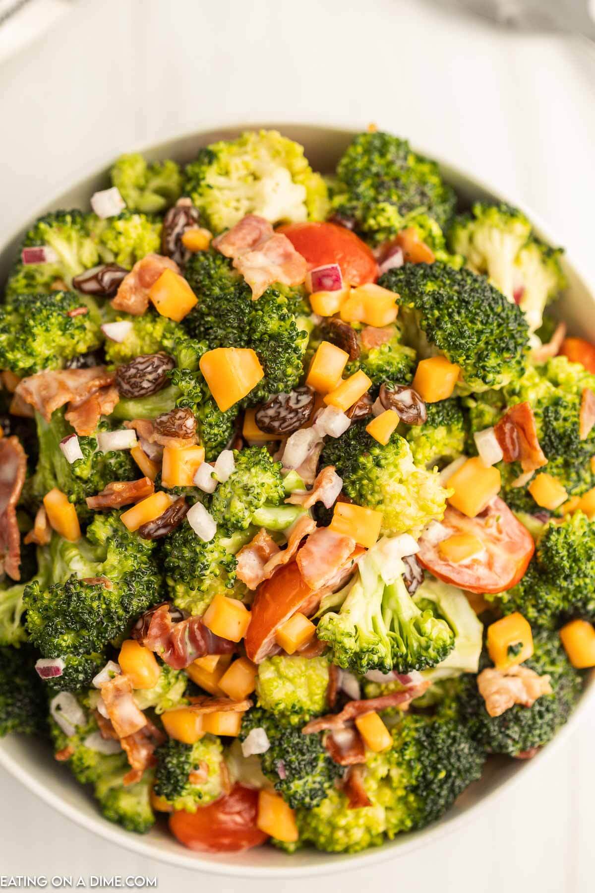 A bowl of broccoli salad