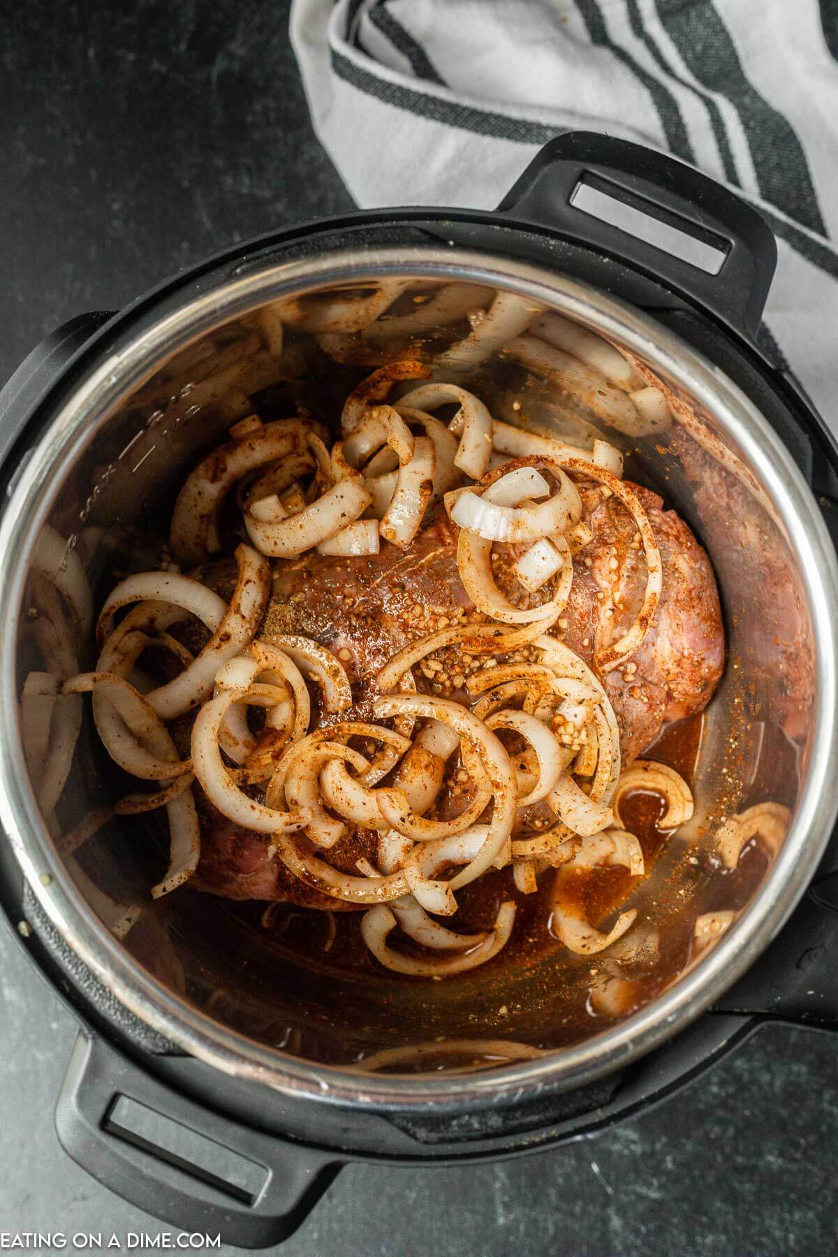 Roast with onions and seasoning in the instant pot