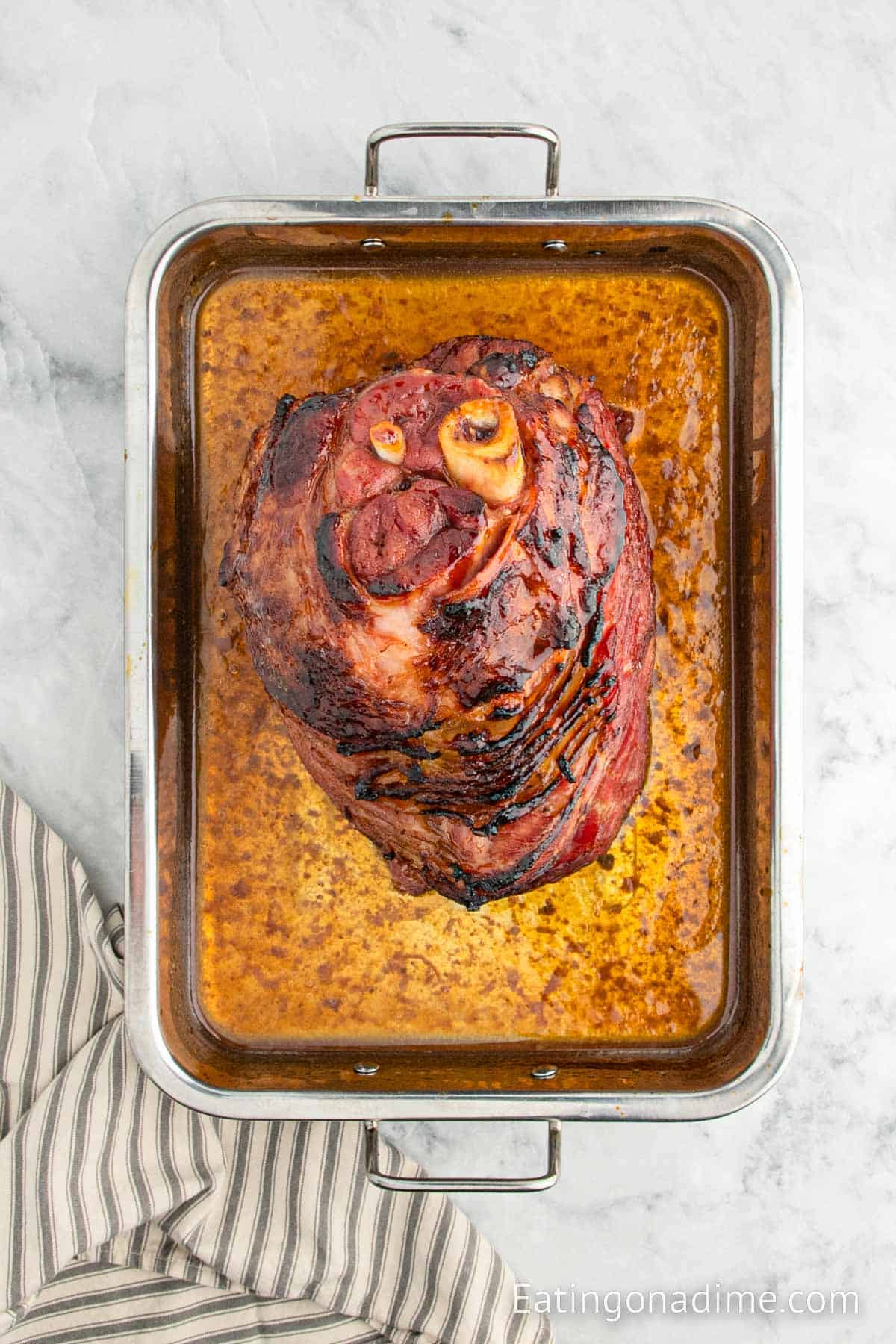 Baked ham in a roasting pan 