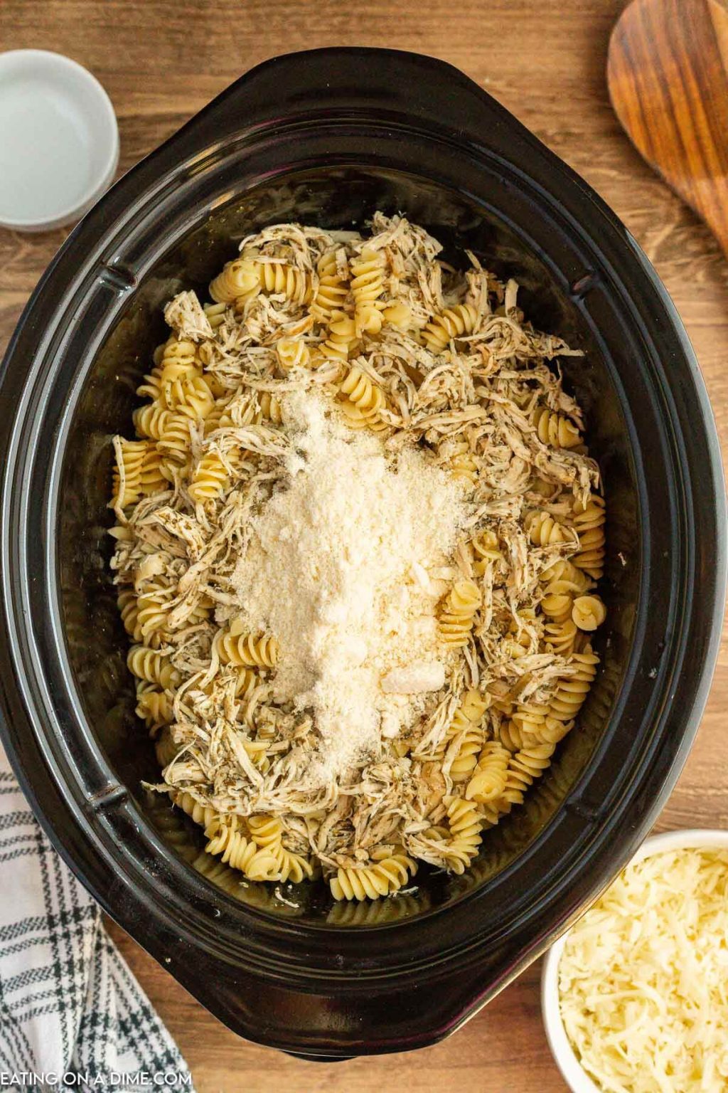 Crock pot Pesto Chicken Pasta Casserole easy pesto chicken