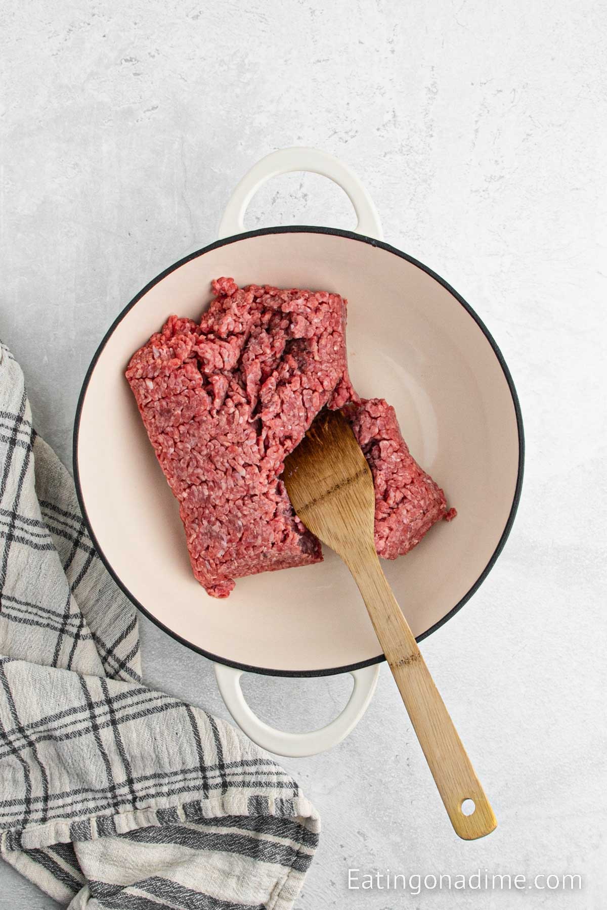 Cooking the ground beef in a skillet