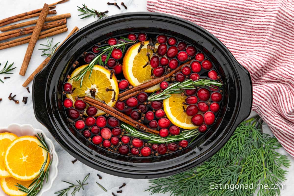 Slow cooker Christmas poupourri 