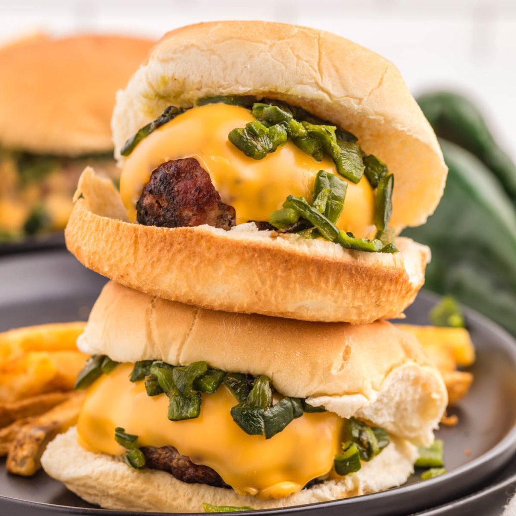 green-chili-burger-eating-on-a-dime