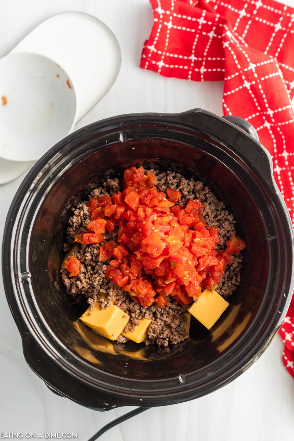 Easy Crock Pot Rotel Dip