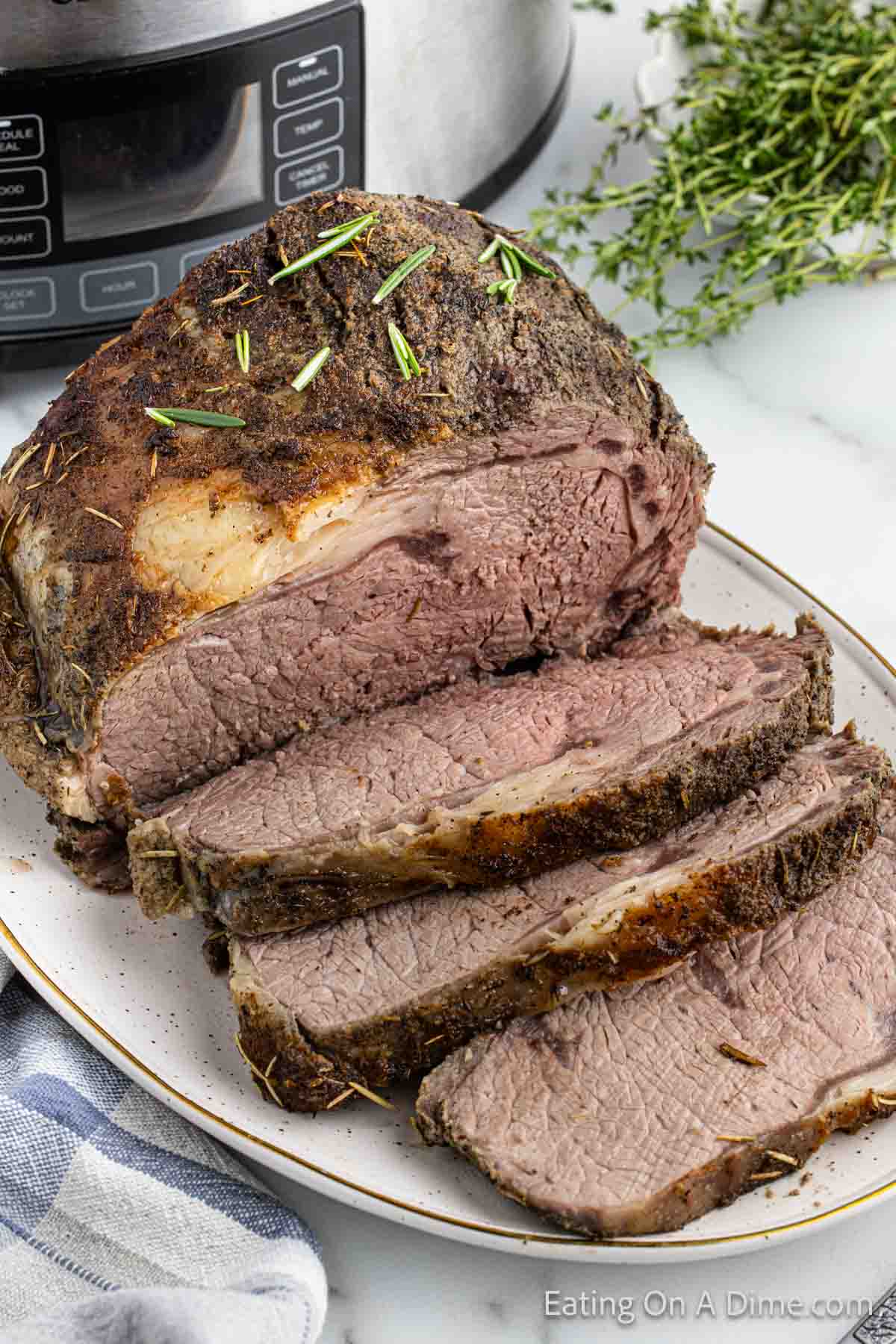 Slice prime rib on a platter