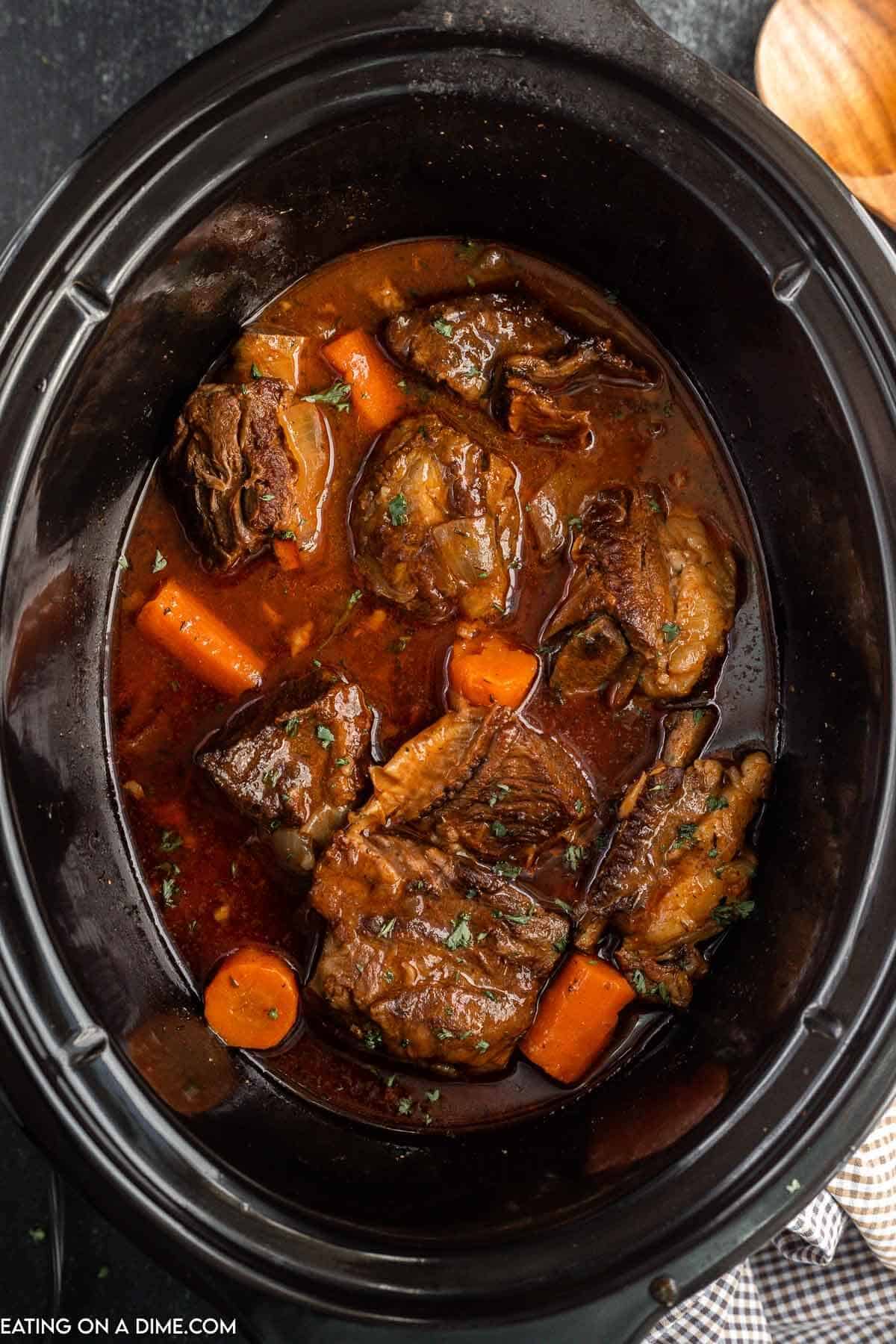 short ribs cooked in the slow cooker with carrots