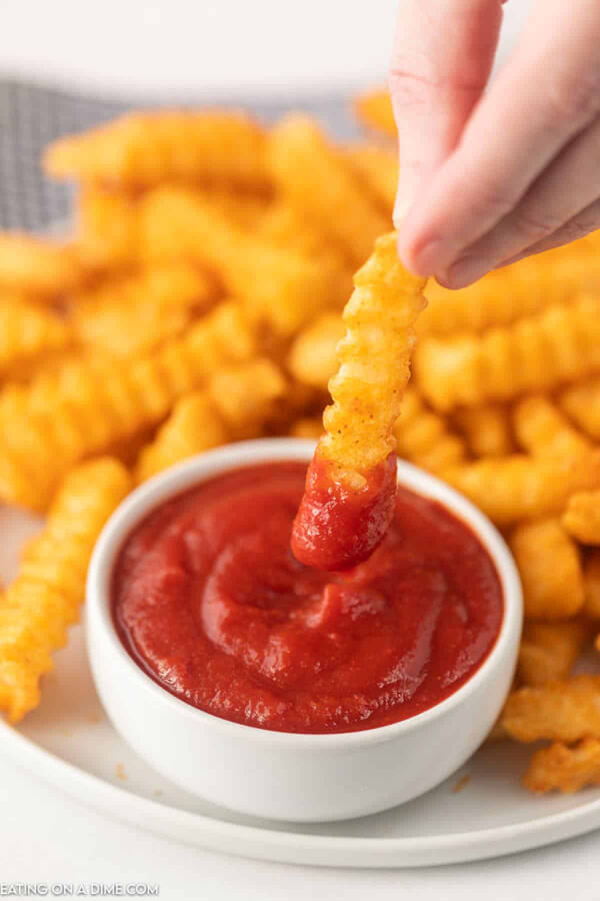 Homemade ketchup is so quick and easy to make. The ingredient list is simple and you won't find any hard to pronounce words here. 
