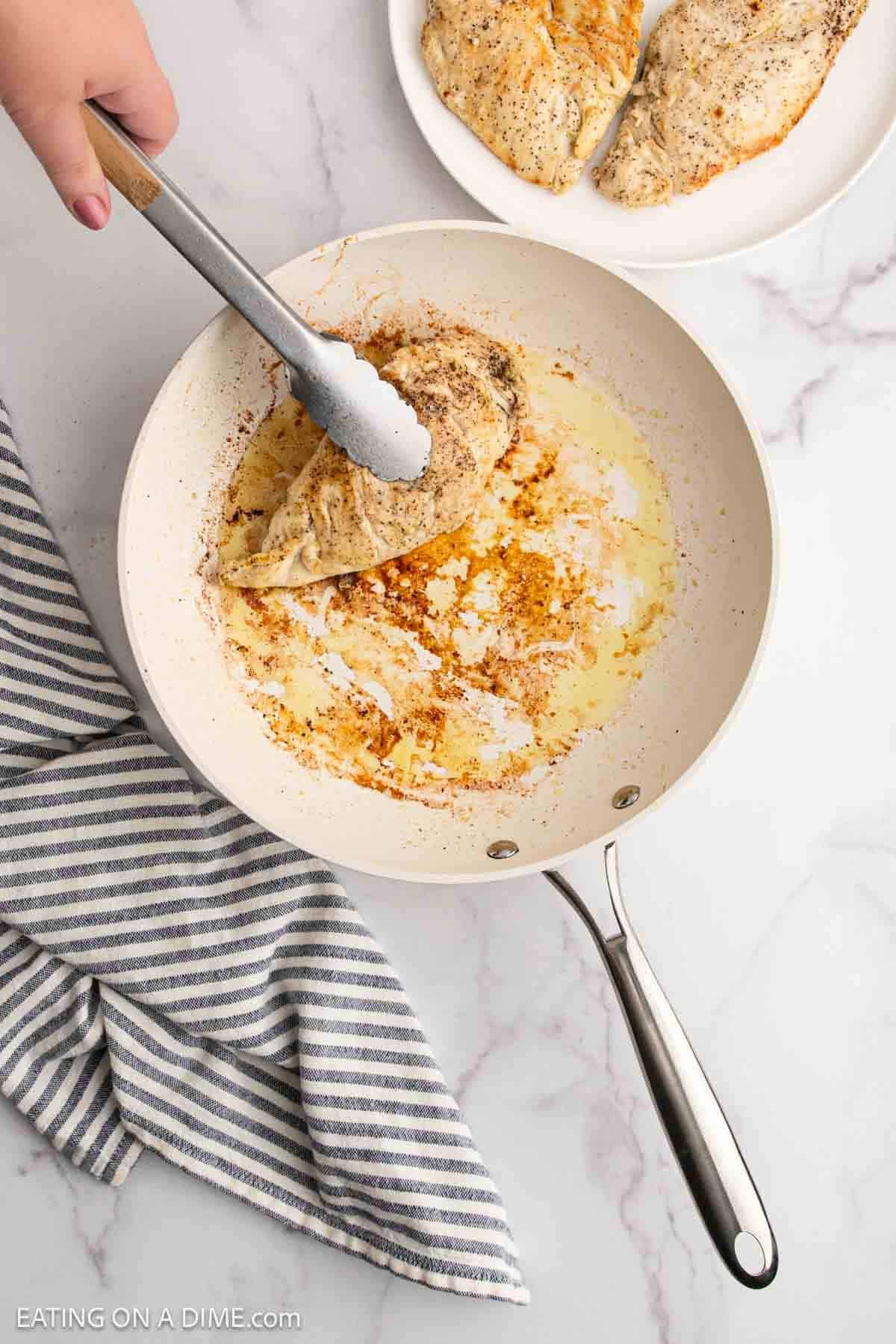 Cooking chicken in the skillet